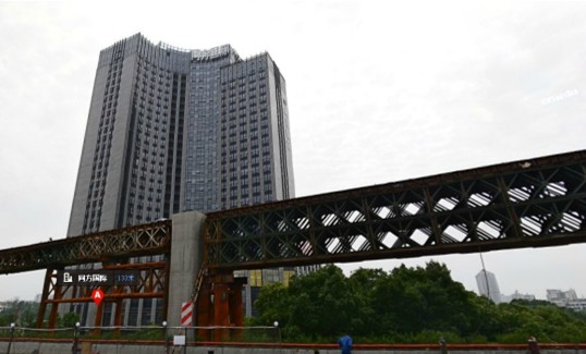 同方國際廣場(chǎng)34臺(tái)中央空調(diào)機(jī)組噪聲治理項(xiàng)目案例